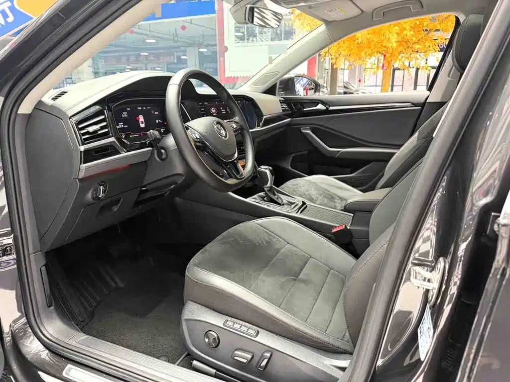 Volkswagen Sagitar 2021