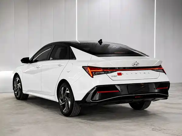 Hyundai Elantra 2023