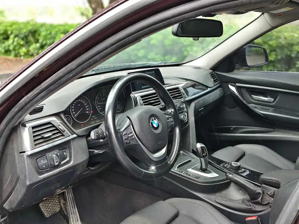BMW 3 Series 2017 — фото 8