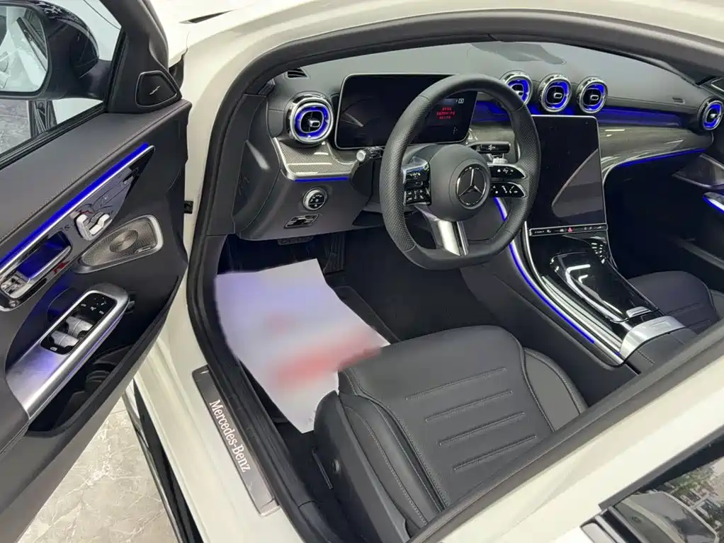 Mercedes-Benz C-Class 2024 — фото 12