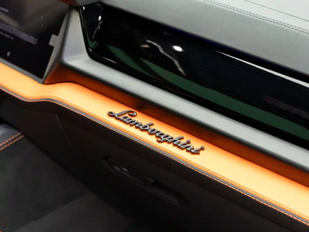 Lamborghini Urus SE 2025 — фото 20