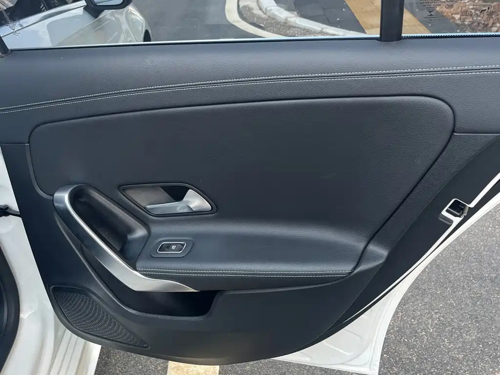 Mercedes-Benz A-Class 2023 — фото 10