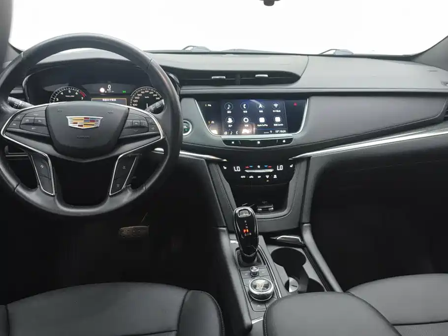 Cadillac XT5 2019 — фото 12