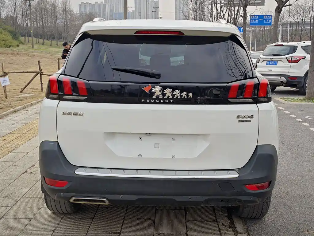 Peugeot 5008 2018 — фото 17