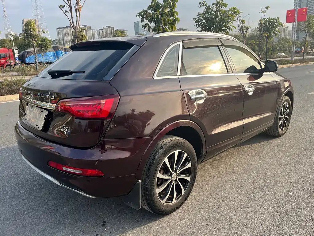 Zotye SR7 2016 — фото 8