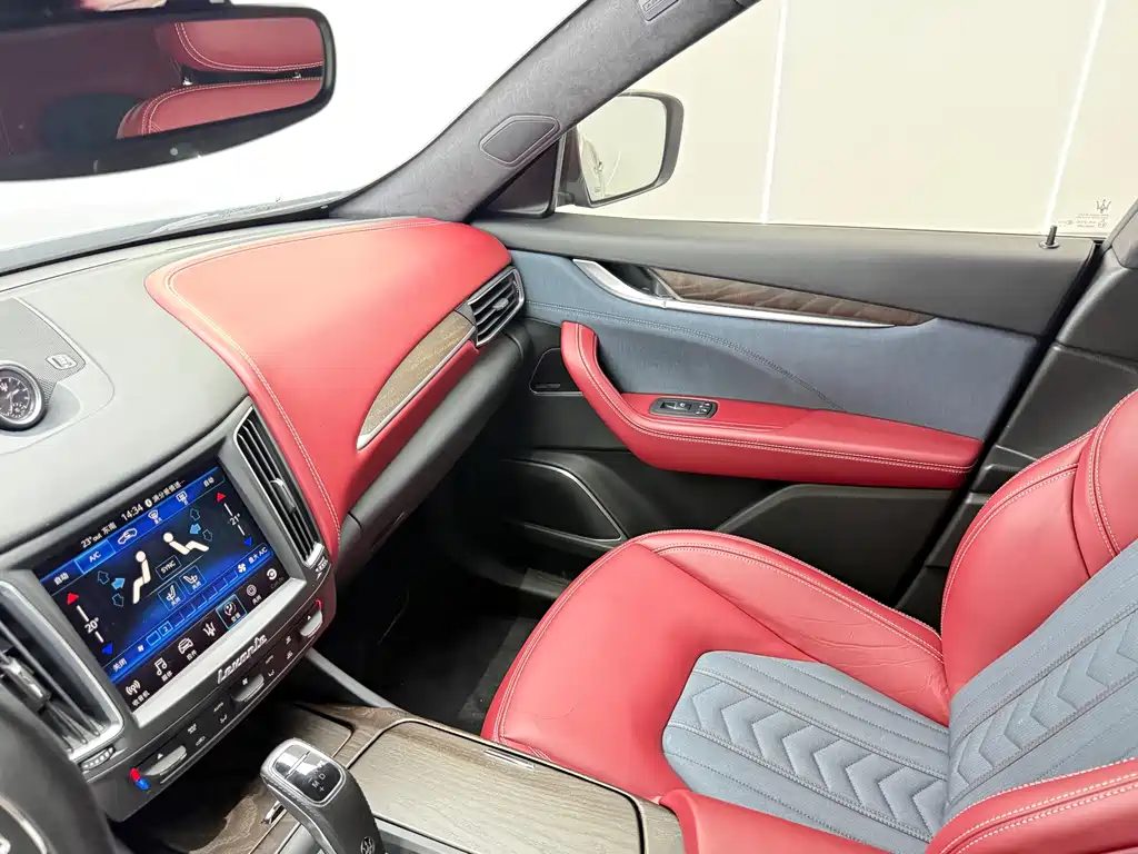 Maserati Levante 2020 — фото 10