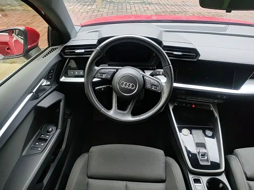 Audi A3 2023 — фото 11