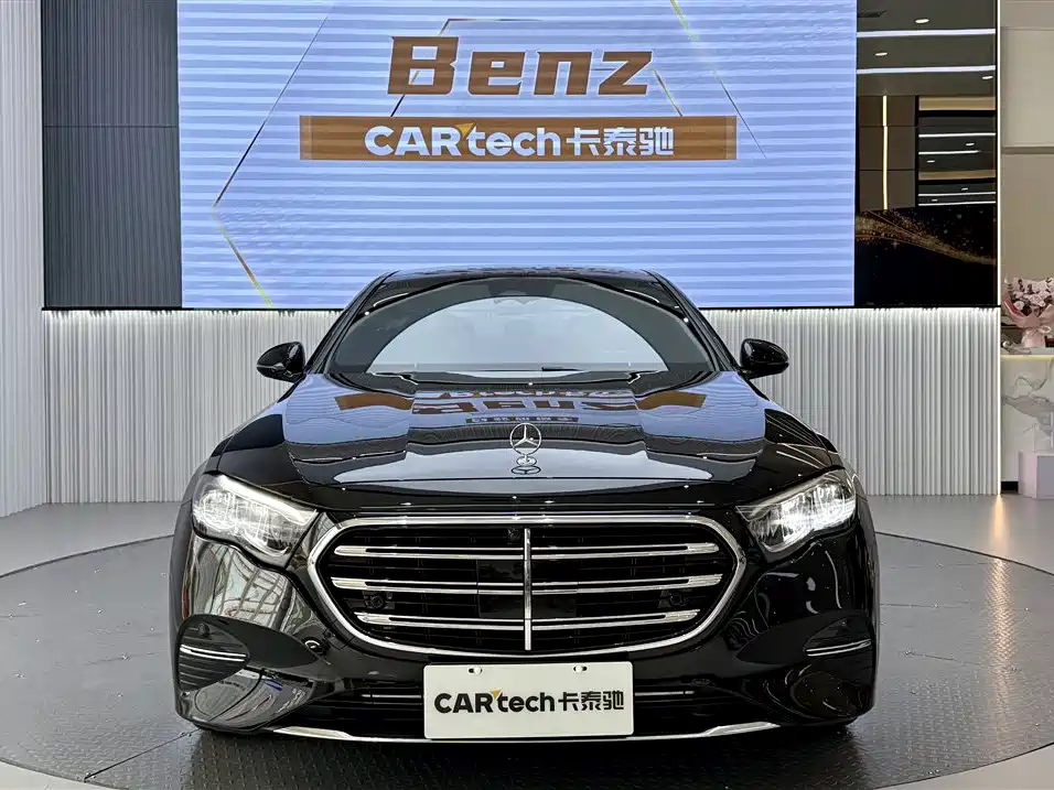 Mercedes-Benz E-Class 2024 — фото 1