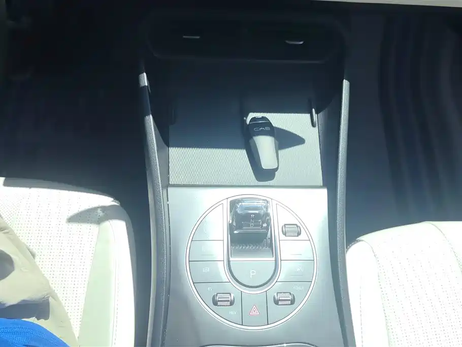 BYD Seal 05 DM-i 2025 — фото 16