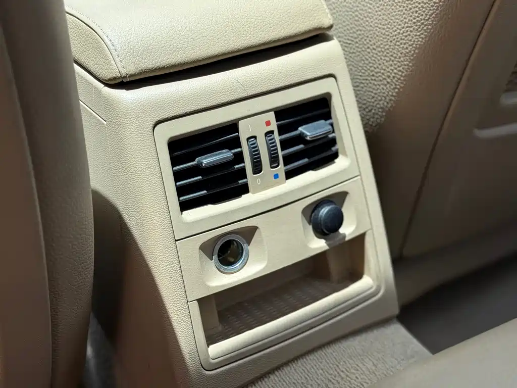 BMW 3 Series 2010 — фото 19