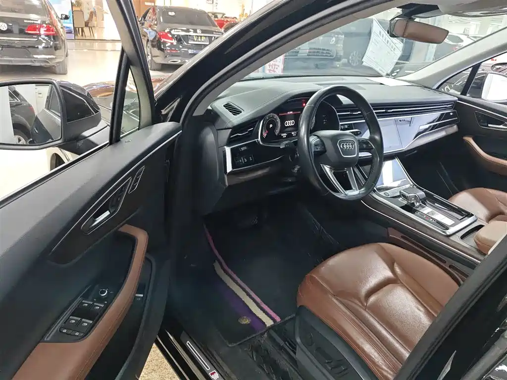 Audi Q7 2023 — фото 16