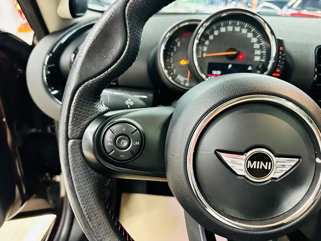 MINI Clubman 2018 — фото 53