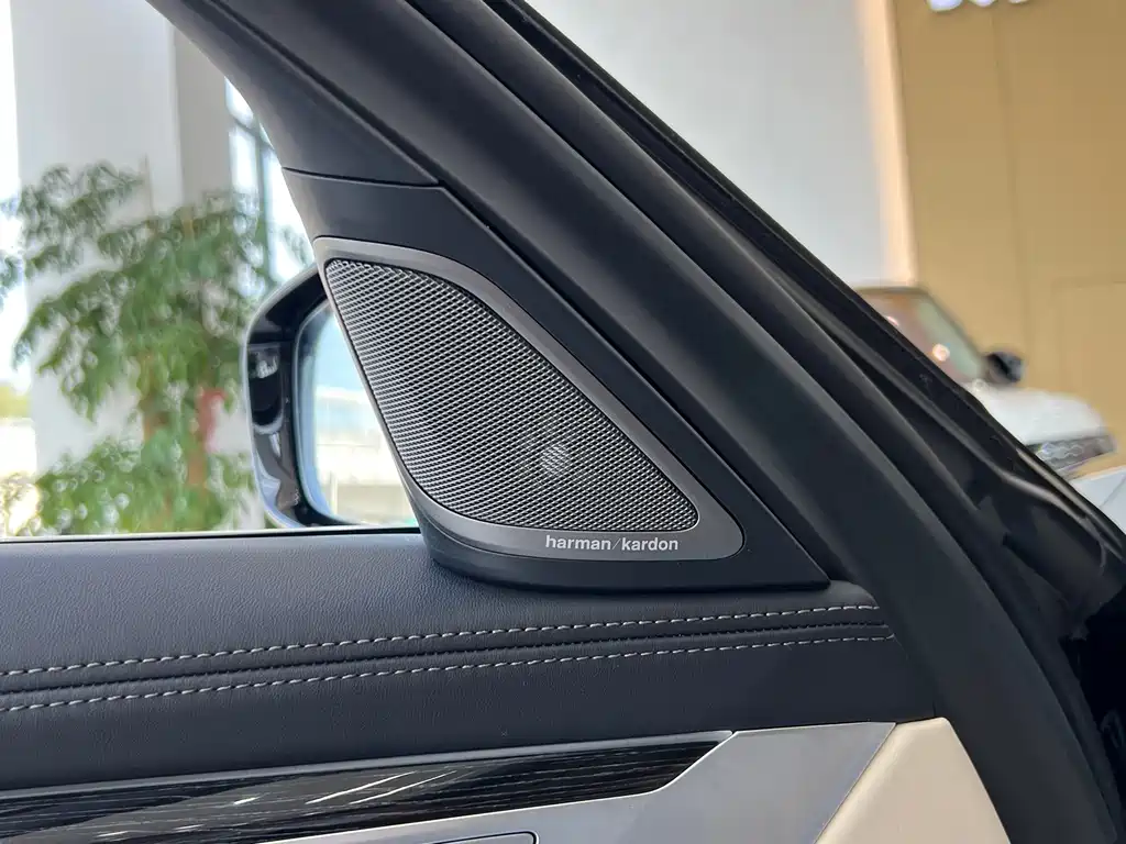 BMW 7 Series 2023 — фото 12