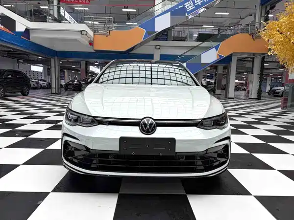 Volkswagen Golf 2023