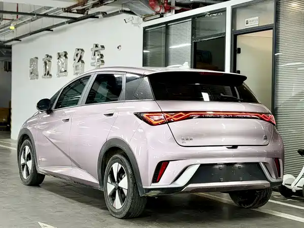 BYD Dolphin 2023
