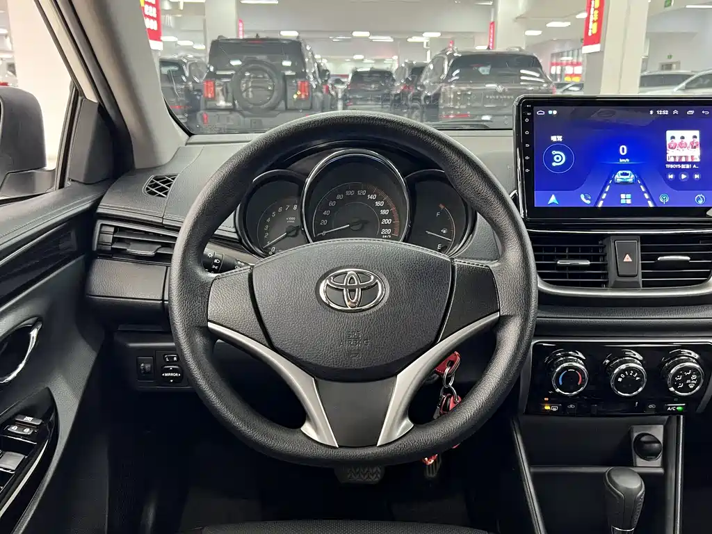 Toyota Yaris L 2020 — фото 15