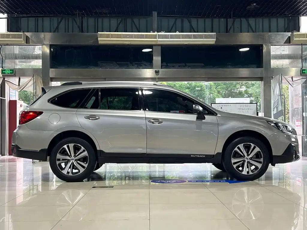 Subaru Outback 2020 — фото 7