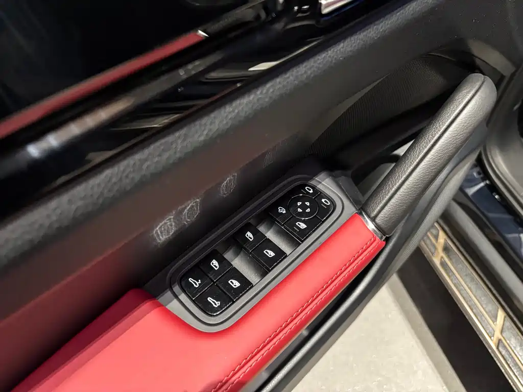 Porsche Cayenne 2018 — фото 12