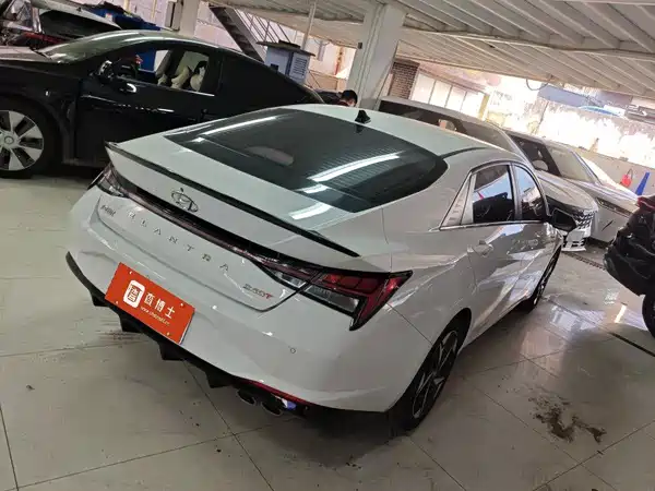 Hyundai Elantra 2021