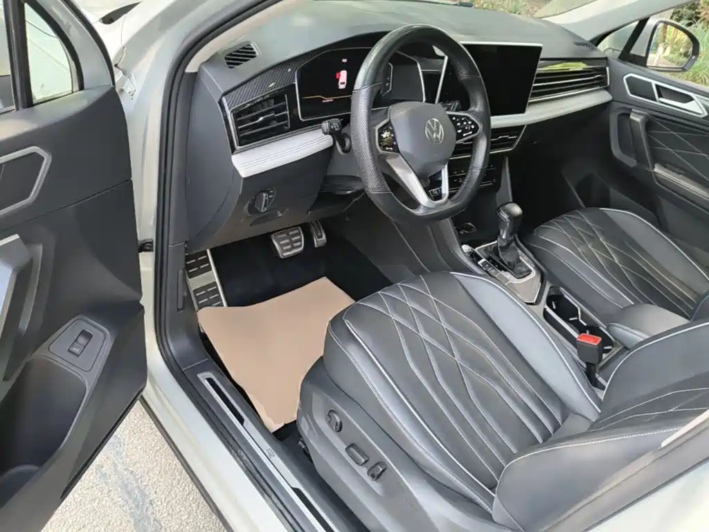 Volkswagen Tiguan L 2023 — фото 16