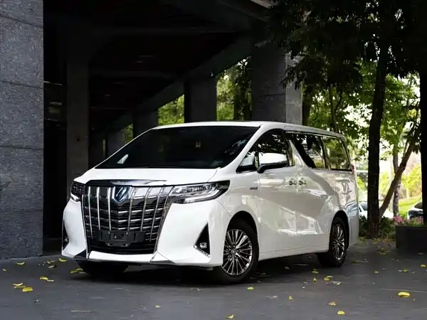 Toyota Alphard 2023