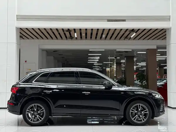 Audi Q5L 2021