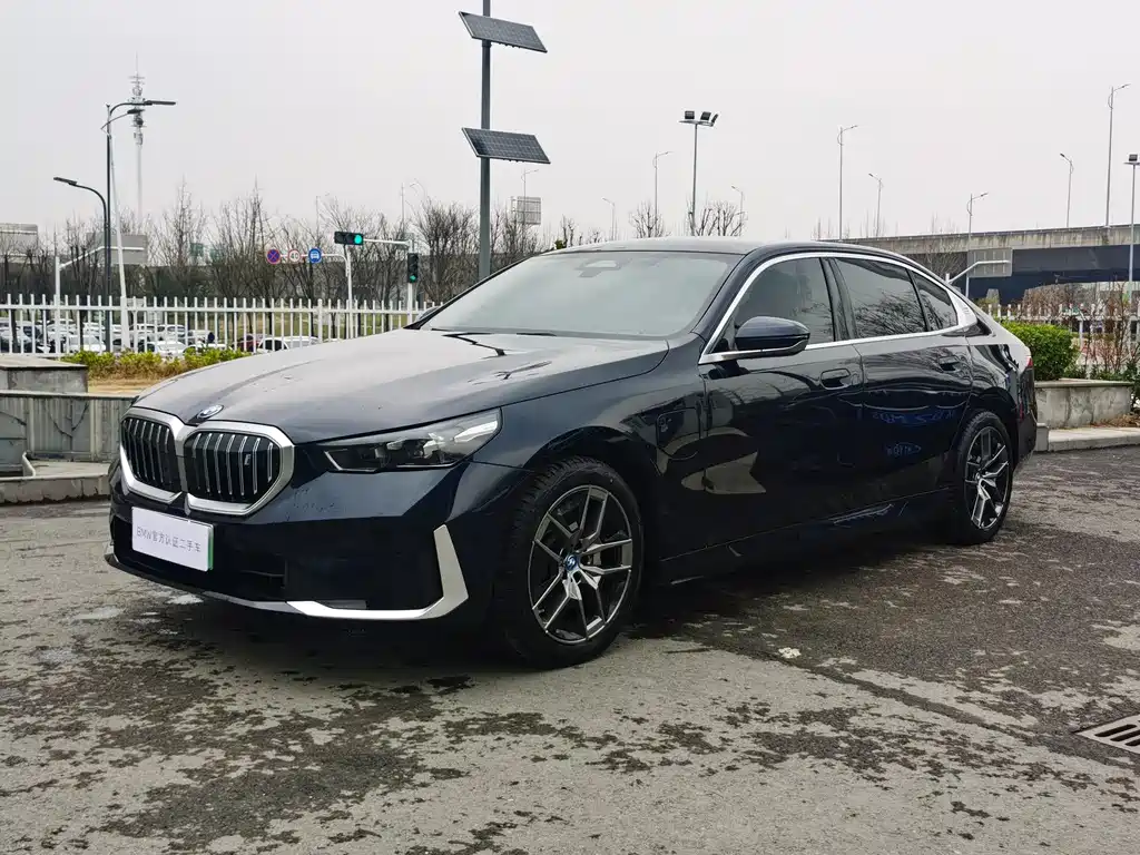 BMW i5 2025