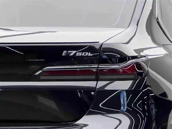 BMW i7 2023