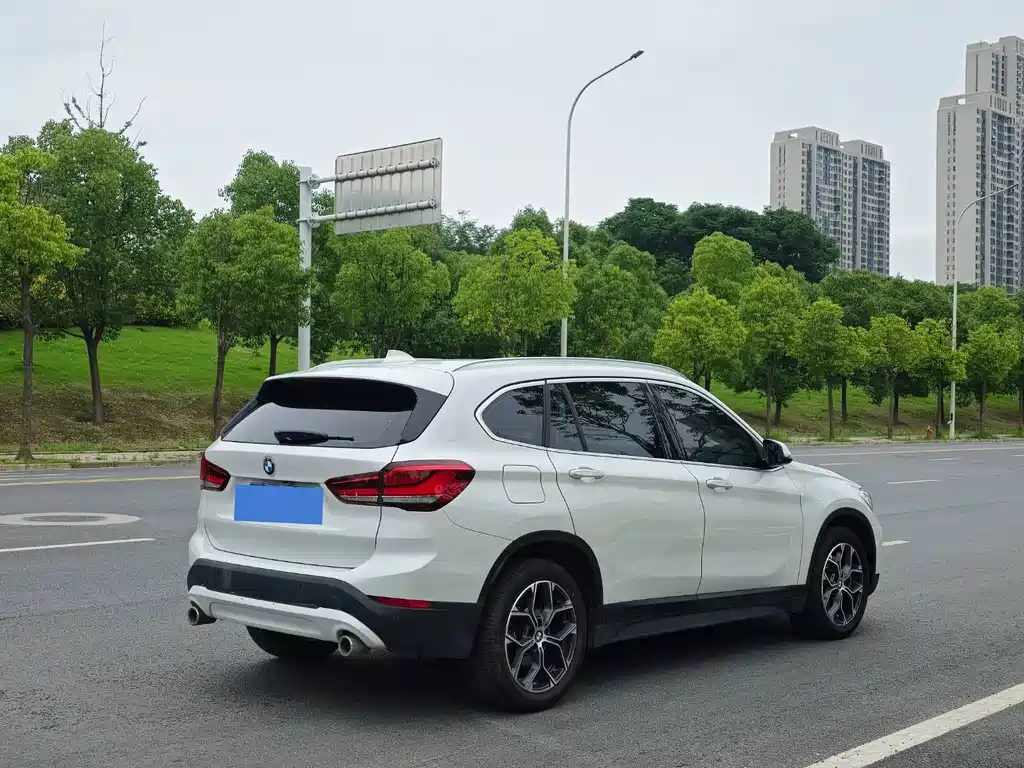 BMW X1 2022 — фото 6