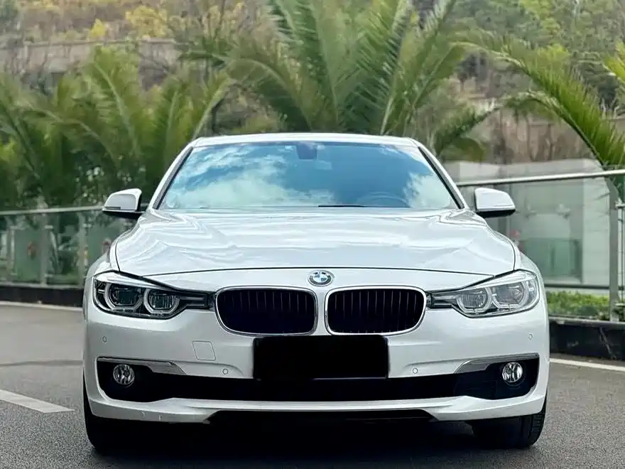 BMW 3 Series 2017 — фото 1