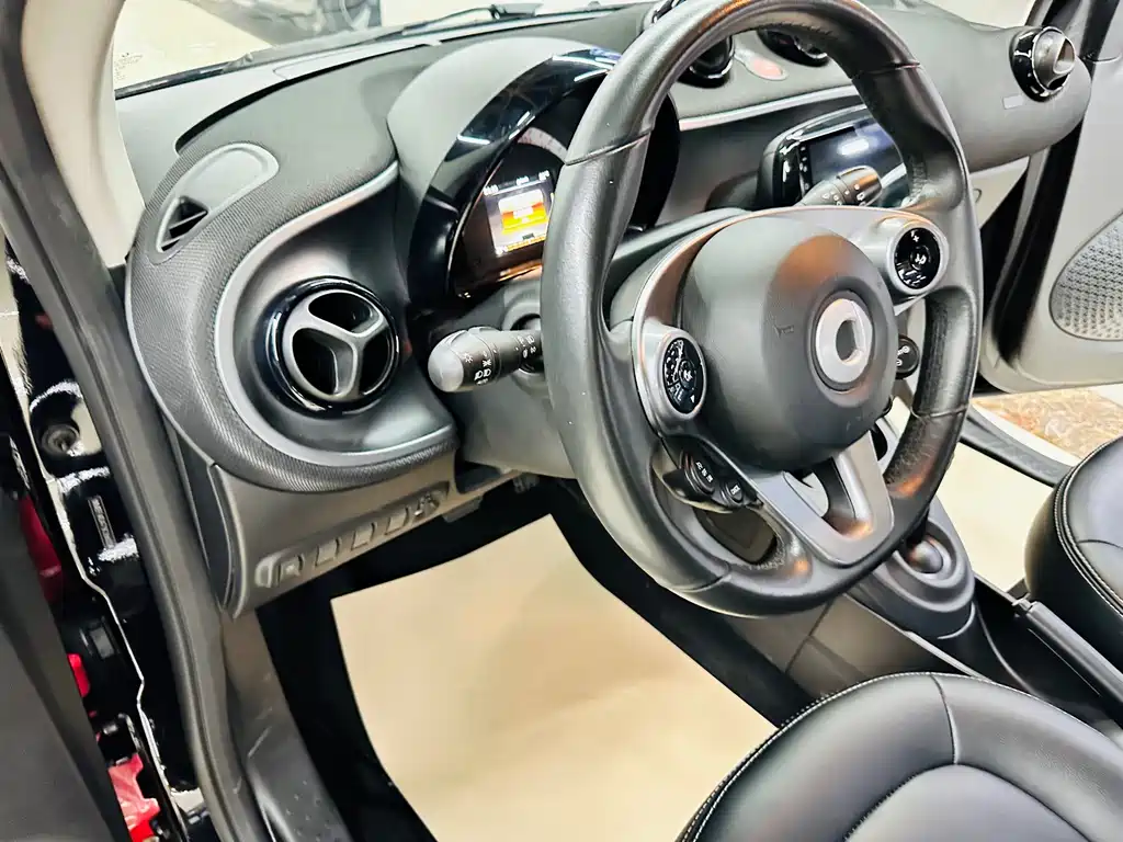 smart Fortwo 2018 — фото 22