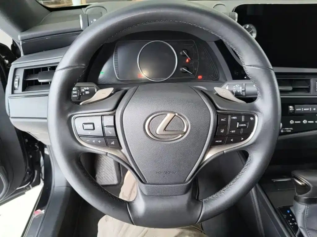 Lexus ES 2023 — фото 17