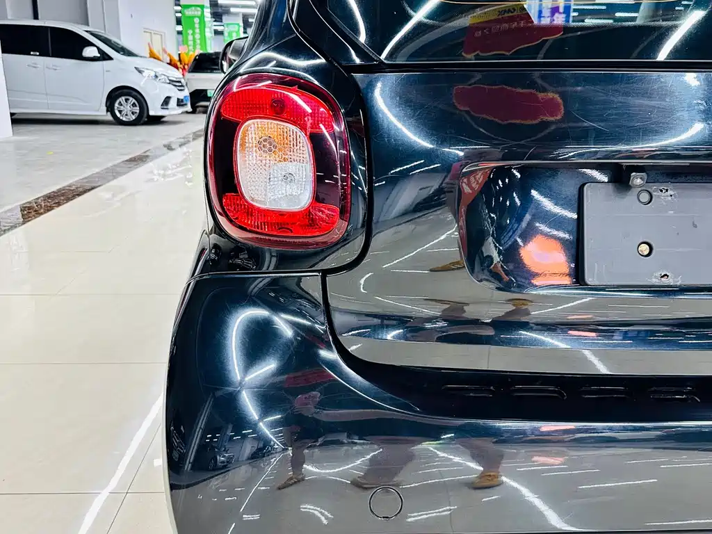 smart Fortwo 2018 — фото 14