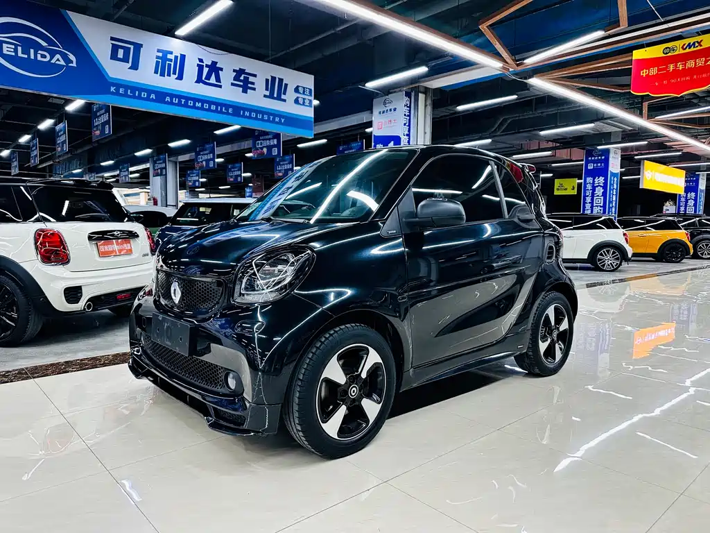 smart Fortwo 2018 — фото 1