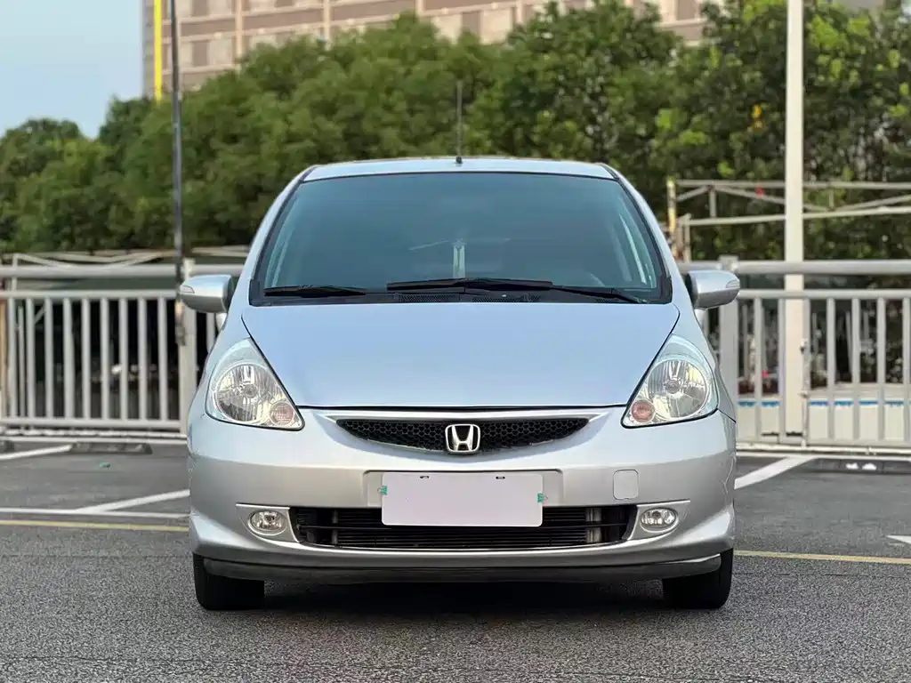 Honda Fit 2006 — фото 2