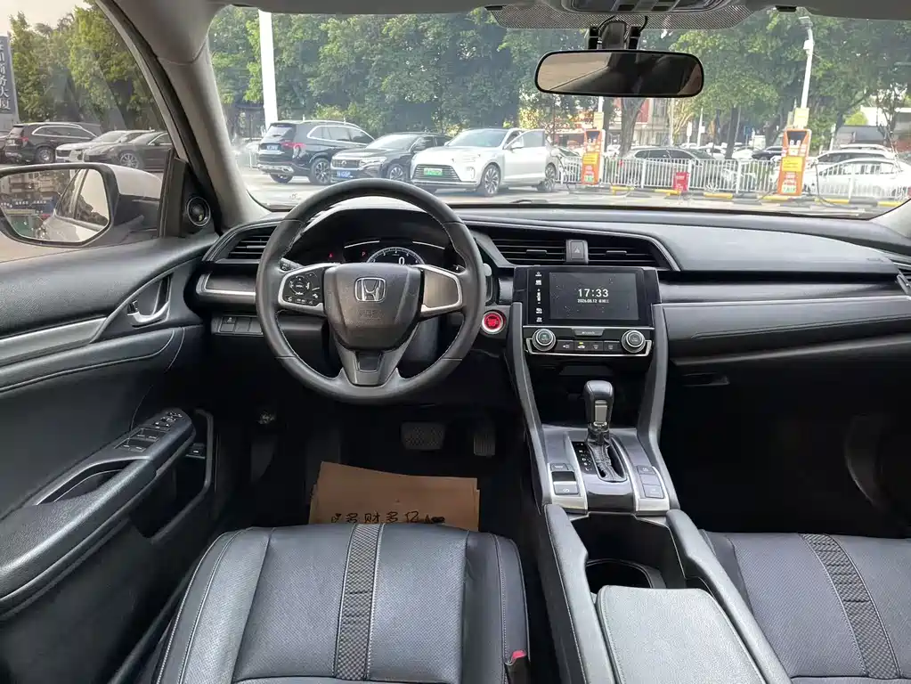Honda Civic 2019 — фото 12