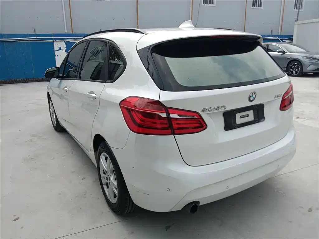 BMW 2 Series Active Tourer 2017 — фото 23