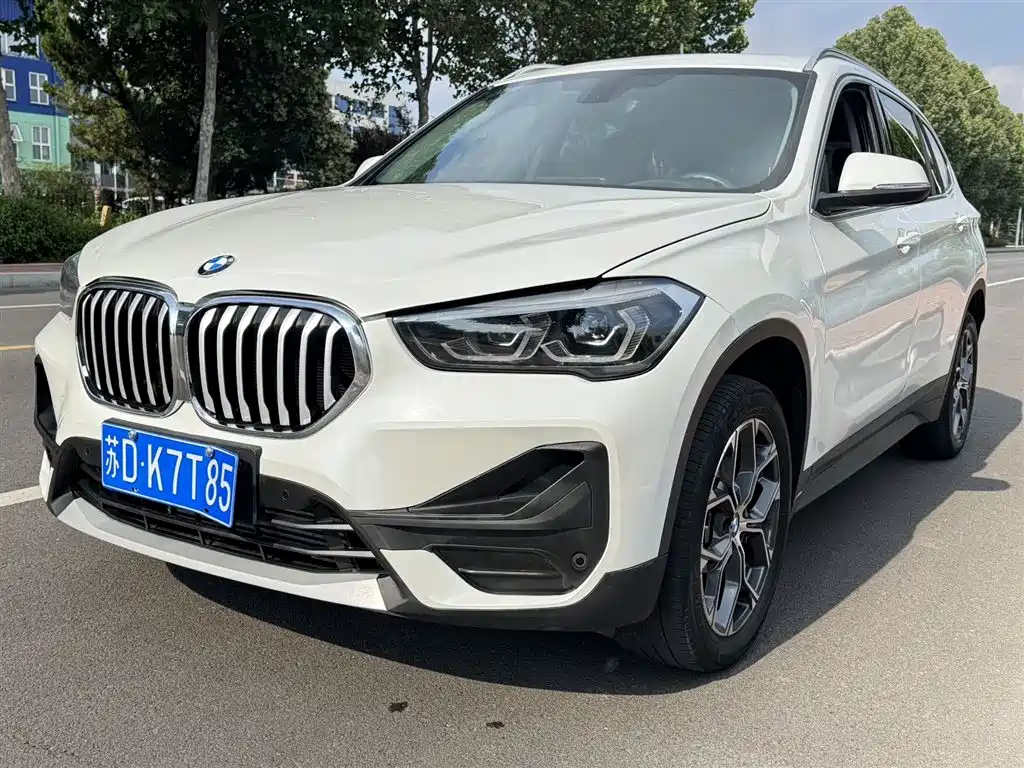 BMW X1 2022 — фото 1