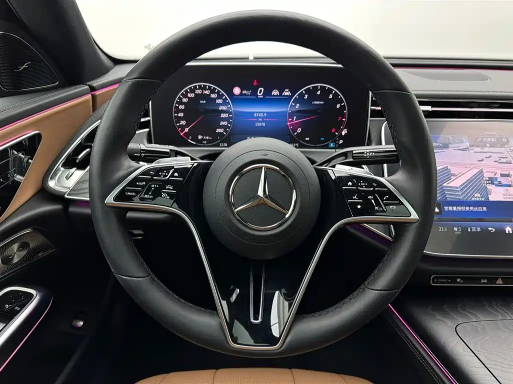 Mercedes-Benz E-Class 2025 — фото 9