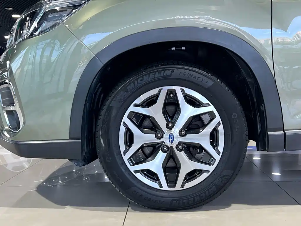 Subaru Forester 2019 — фото 9