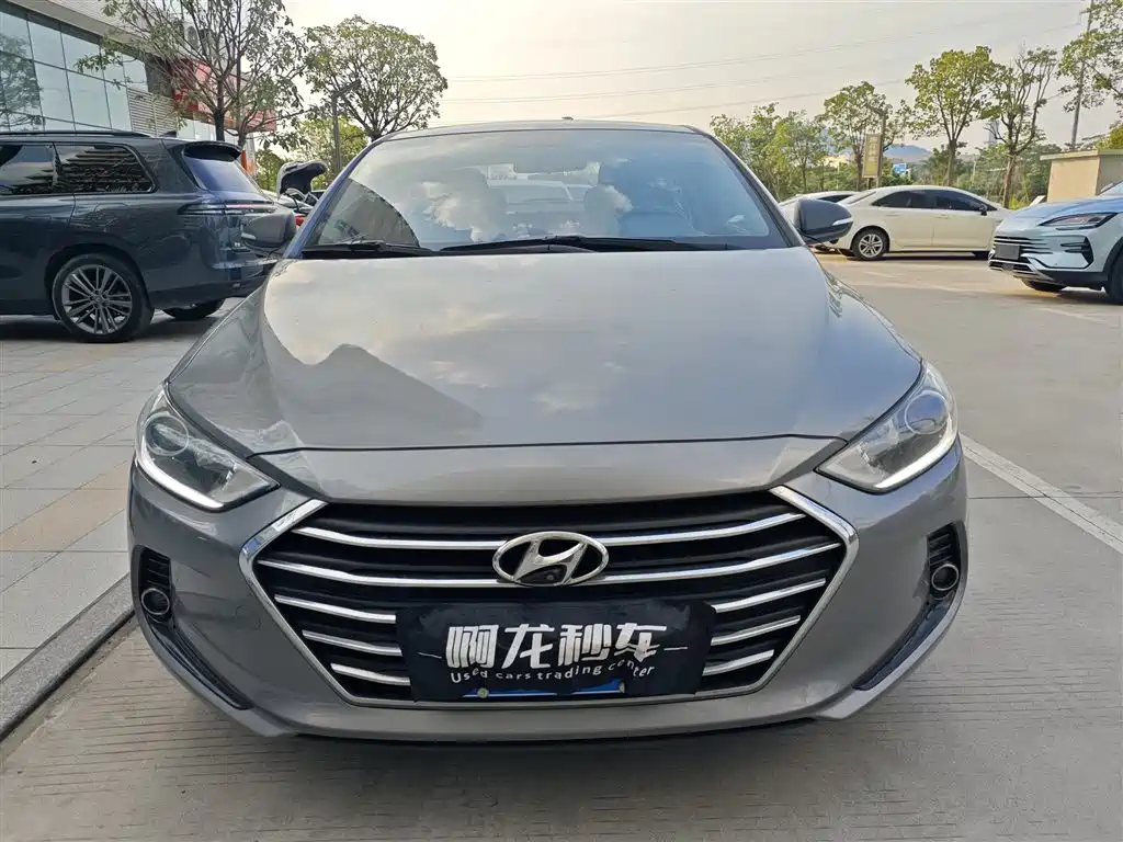 Hyundai Elantra 2018 — фото 6