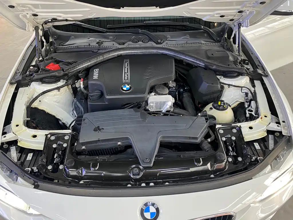 BMW 3 Series 2014 — фото 17