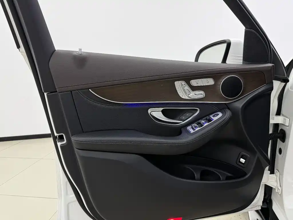 Mercedes-Benz GLC 2020 — фото 15