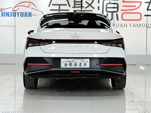 Hyundai Elantra 2023