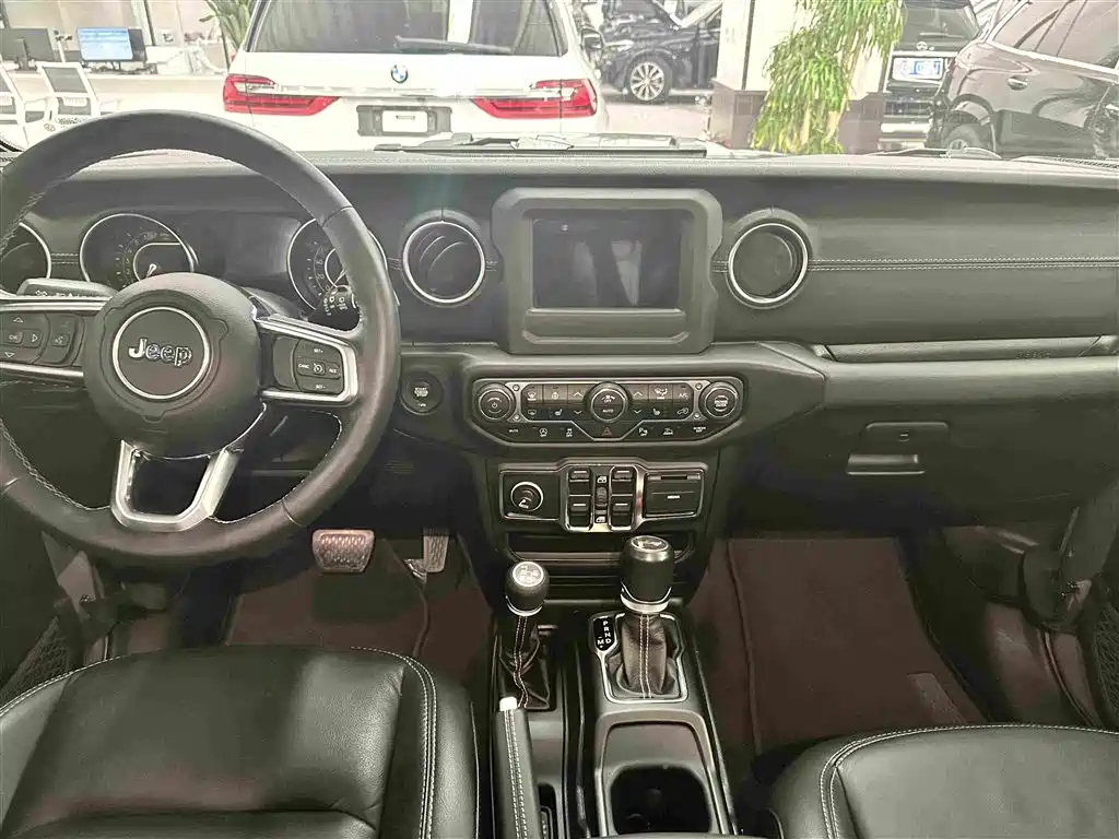 Jeep Wrangler 2020 — фото 13