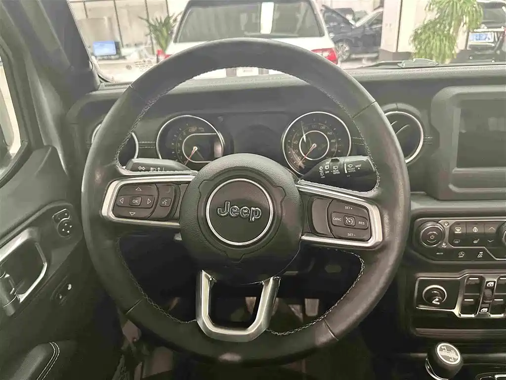 Jeep Wrangler 2020 — фото 14