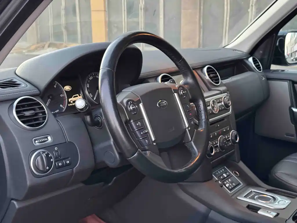 Land Rover Discovery 2014 — фото 10