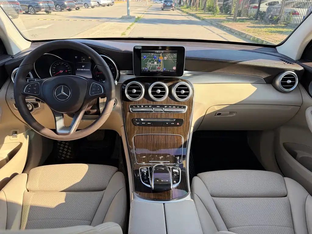 Mercedes-Benz GLC 2018 — фото 17