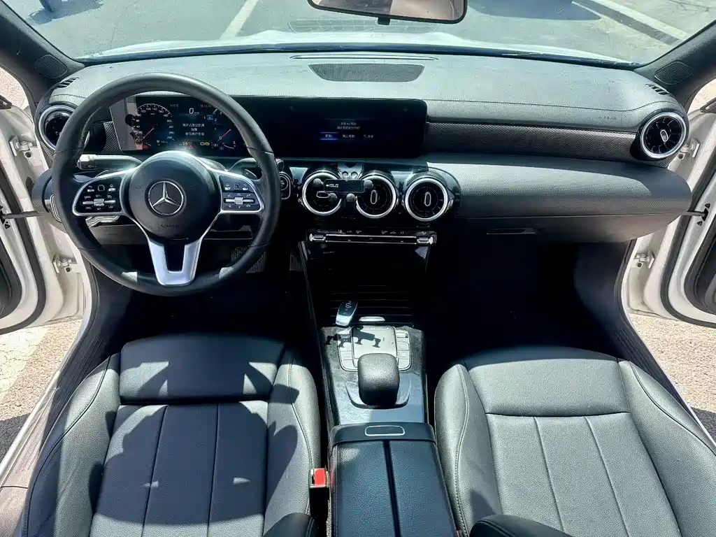 Mercedes-Benz A-Class 2023 — фото 8