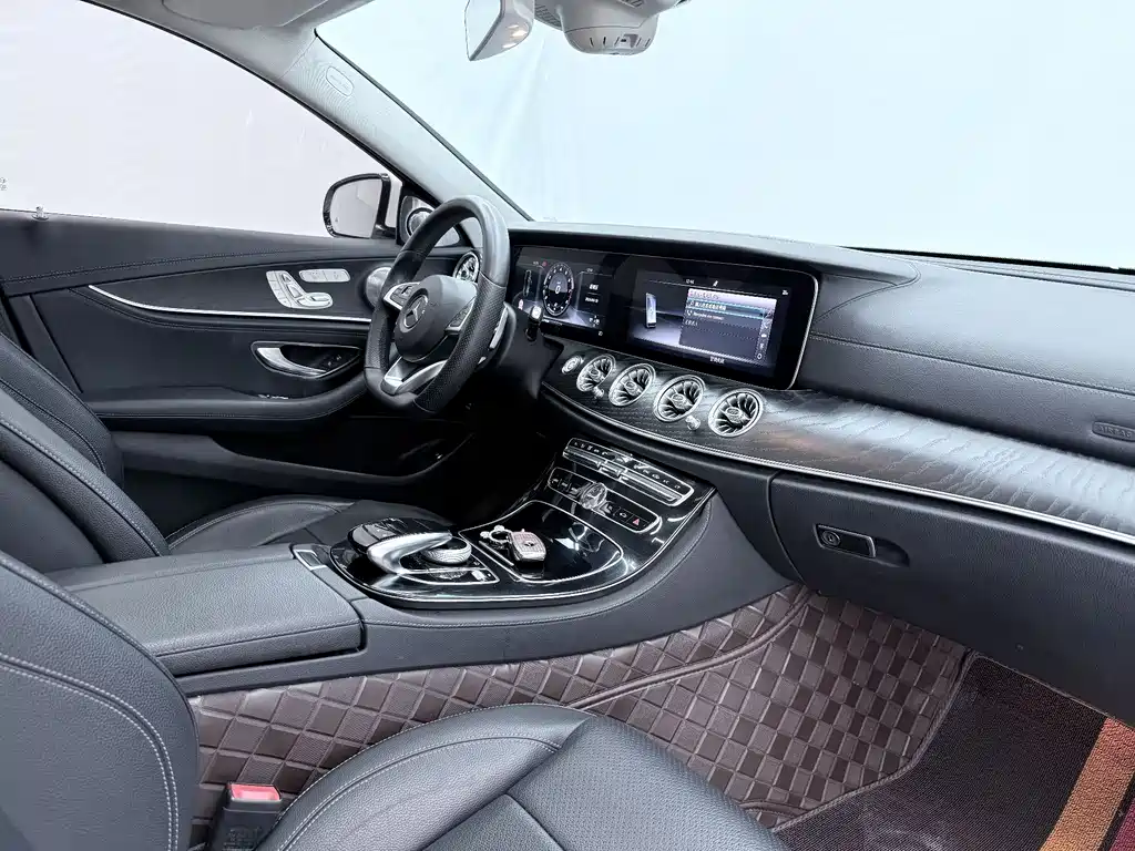 Mercedes-Benz E-Class 2017 — фото 10